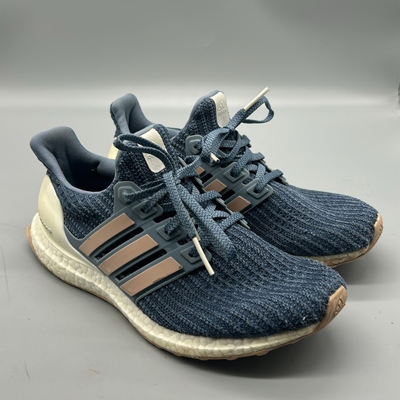 Adidas Ultra Boost sz 7 - Picture 2 of 9